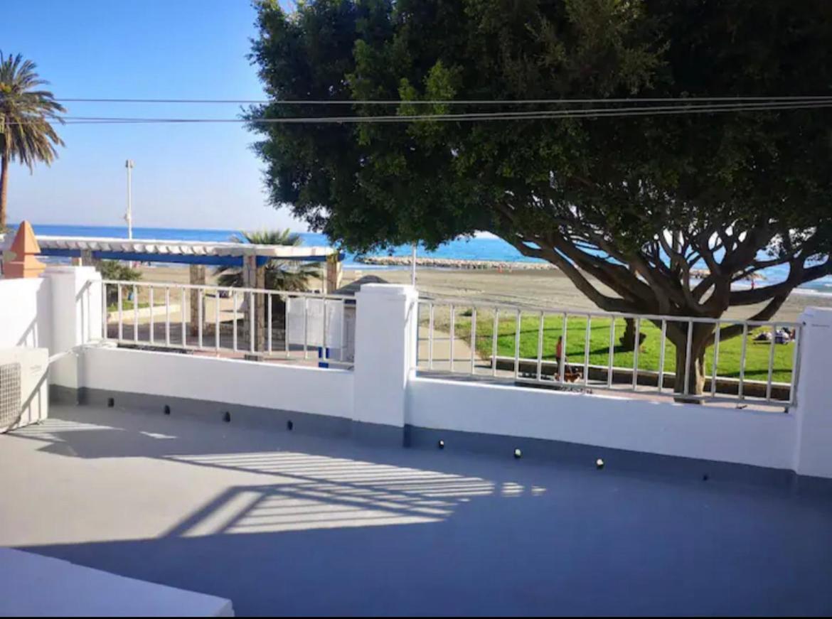 Beachfront House Málaga Extérieur photo