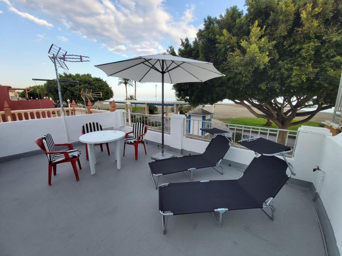 Beachfront House Málaga Extérieur photo
