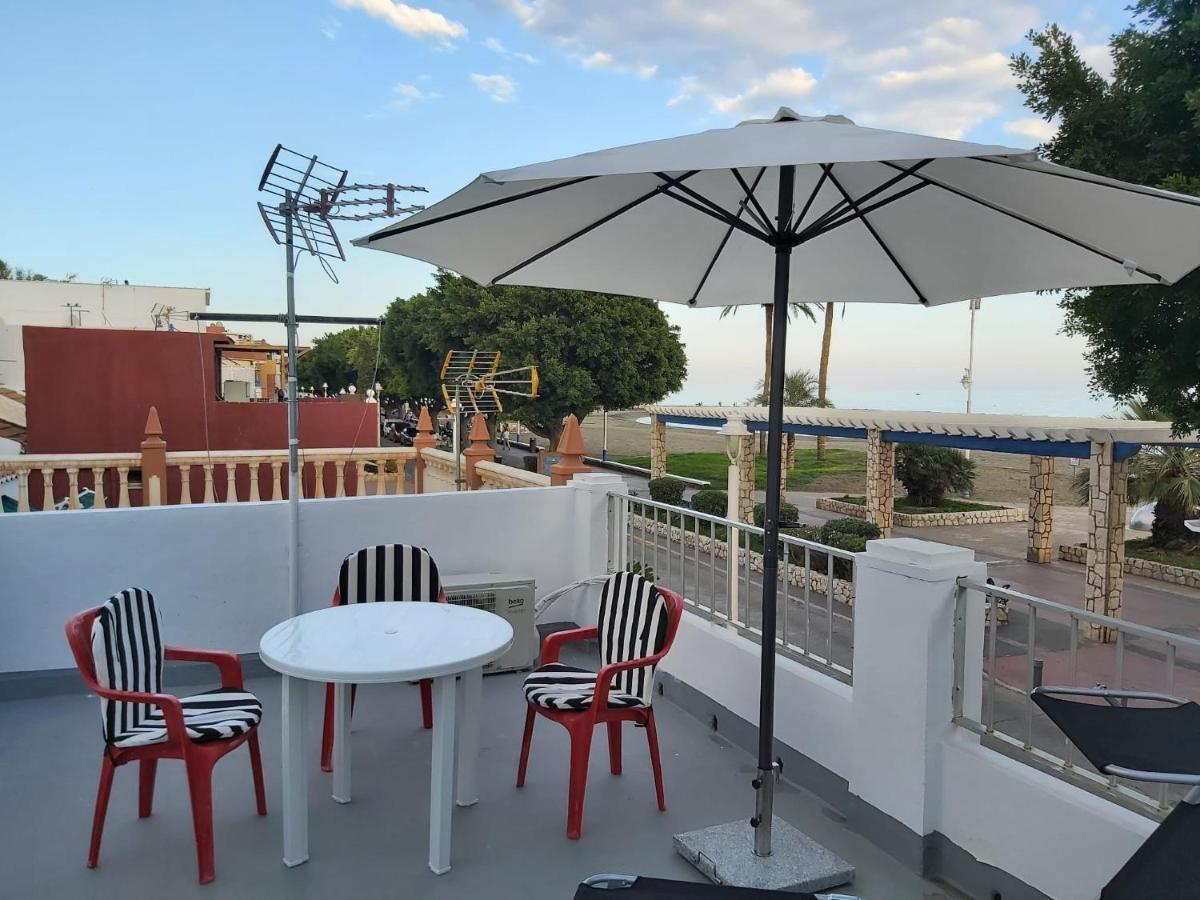 Beachfront House Málaga Extérieur photo